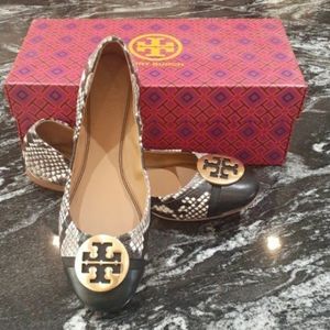Tory Burch Minnie Ballet Shoes Size 7.5. Black snake print